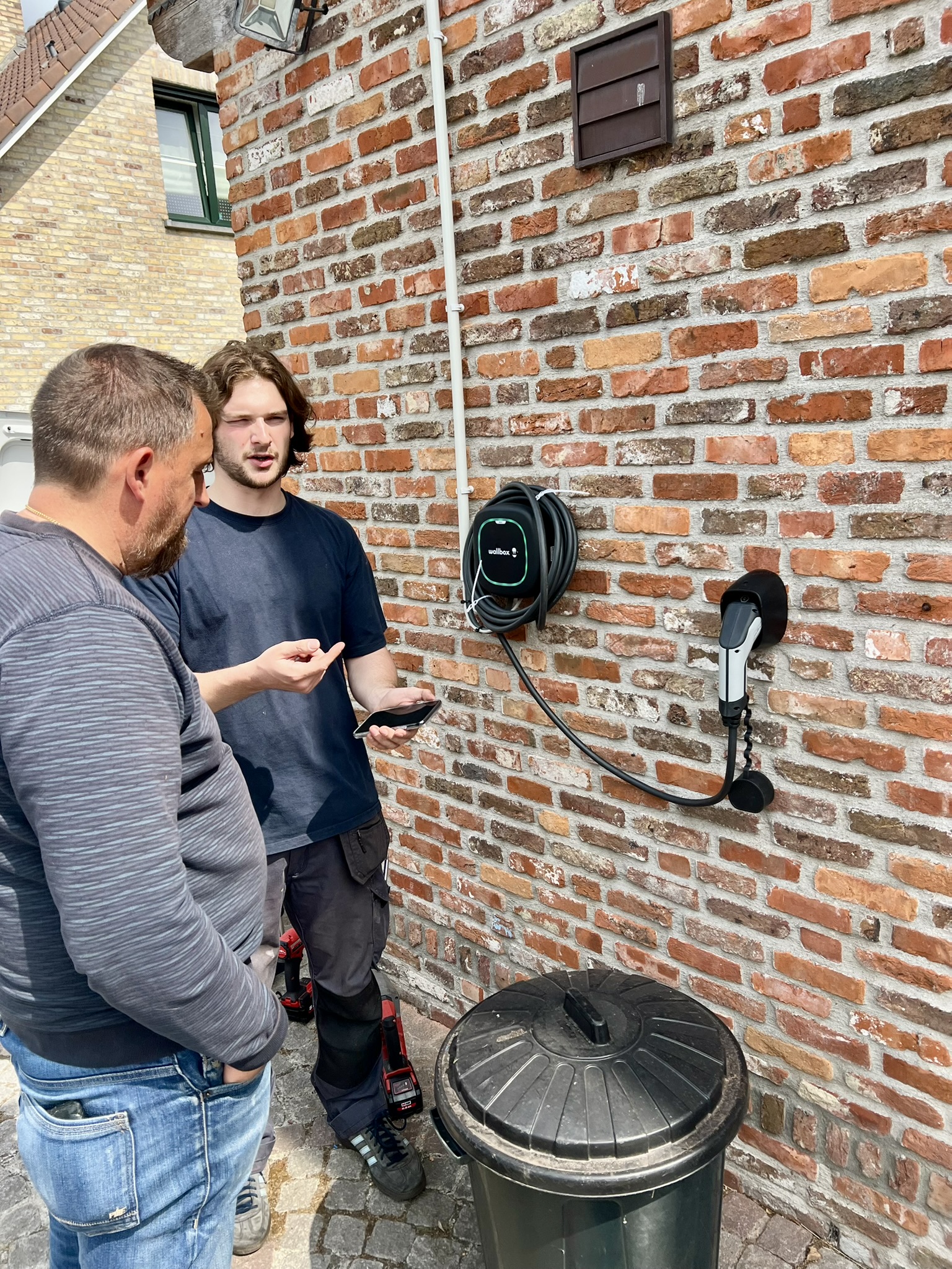 Wallbox thuislaadpaal in Assenede